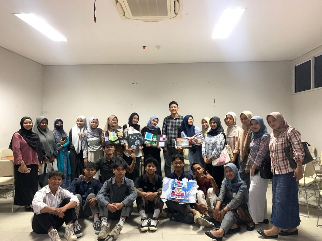 Media Pembelajaran Melalui Pop-Up Book